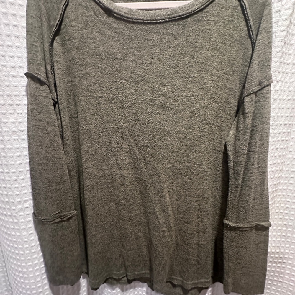 Easel Green Relaxed Shirt - unique details!